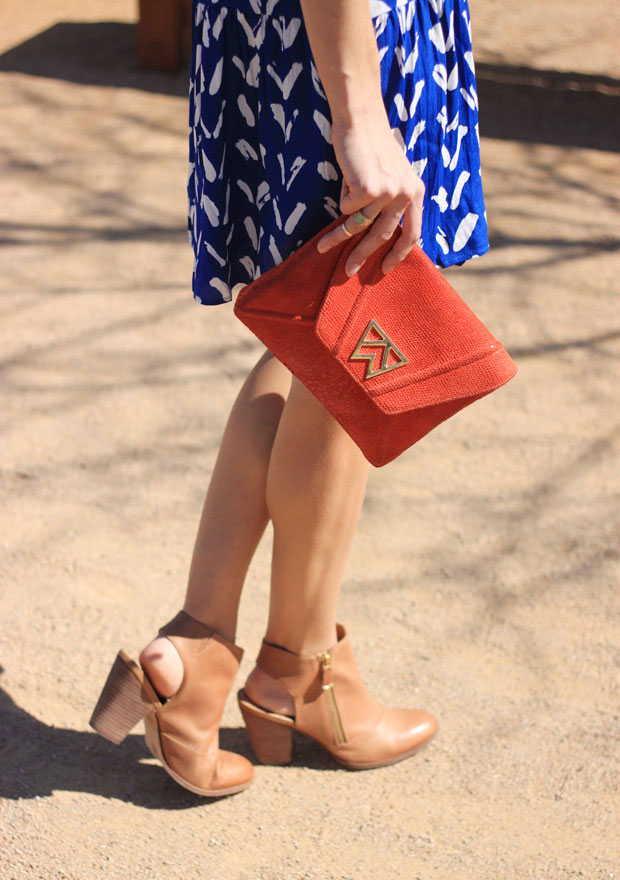 caravan dress, tan booties, blue shift dress, kelly wynne, blair culwell, fox and she
