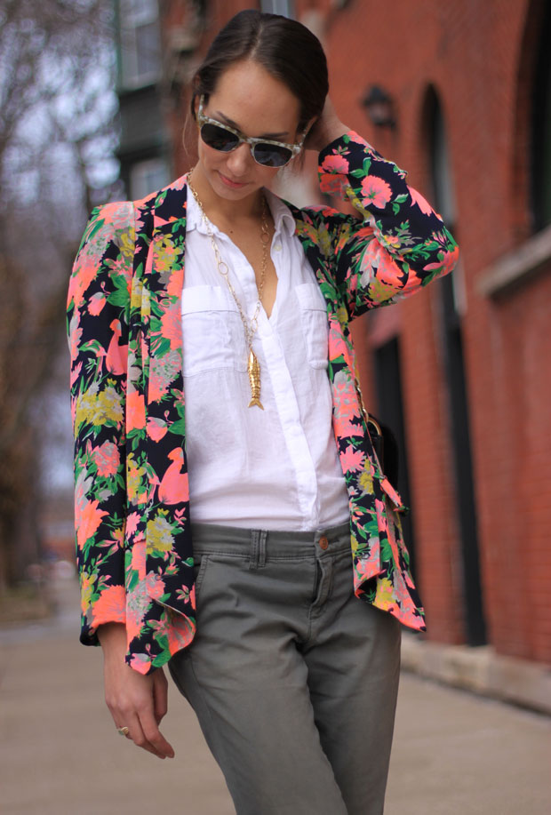 pilcro hyphen chino, anthropologie outfit, floral blazer, warby parker sunglasses, madewell mira heels, blair culwell, fox and she