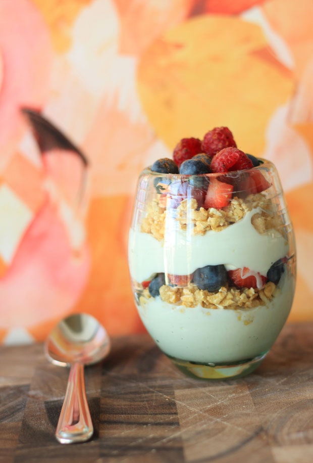 greek yogurt parfait, yogurt and granola, berry parfait, blair culwell, fox and she, easy and healthy breakfast