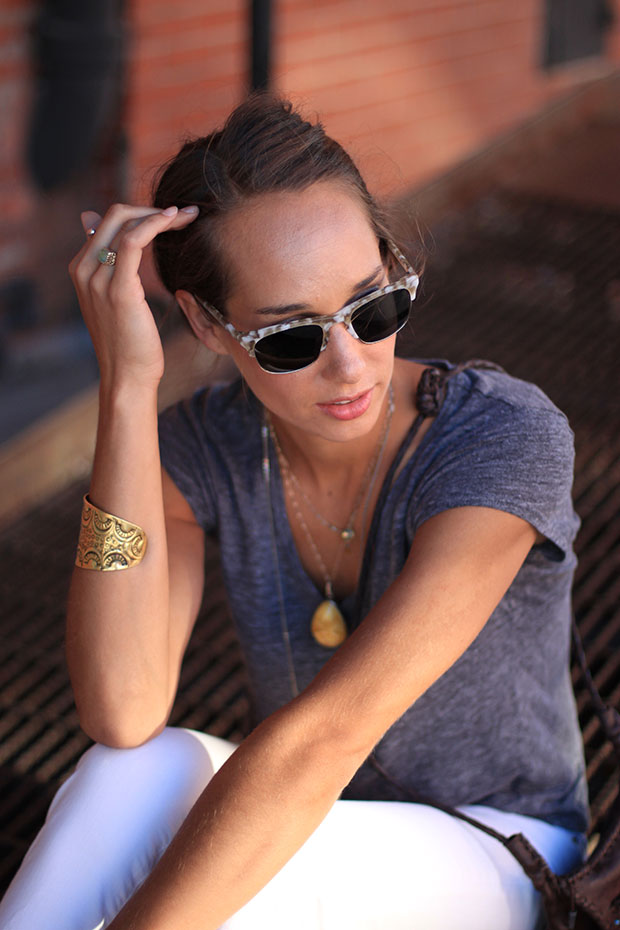 slouchy tshirt, white jeans, casual summer outfit, summer outfit inspiration, women's fashion, the fox and she, blair culwell