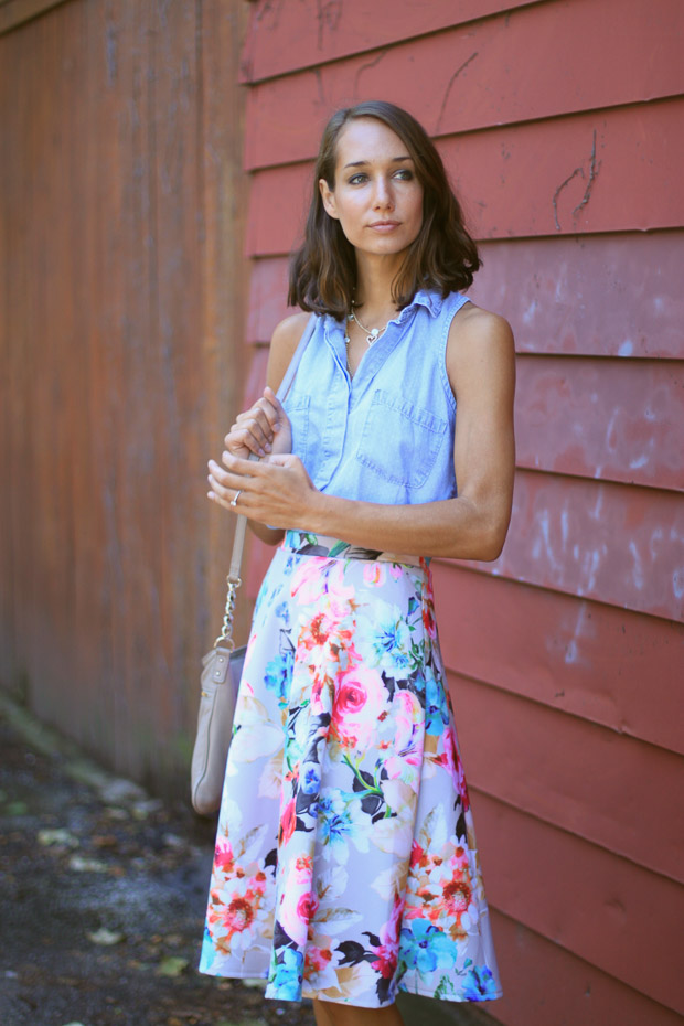 floral midi skirt, asos midi skirt, chambray shirt, womens fashion, the fox and she, blair culwell