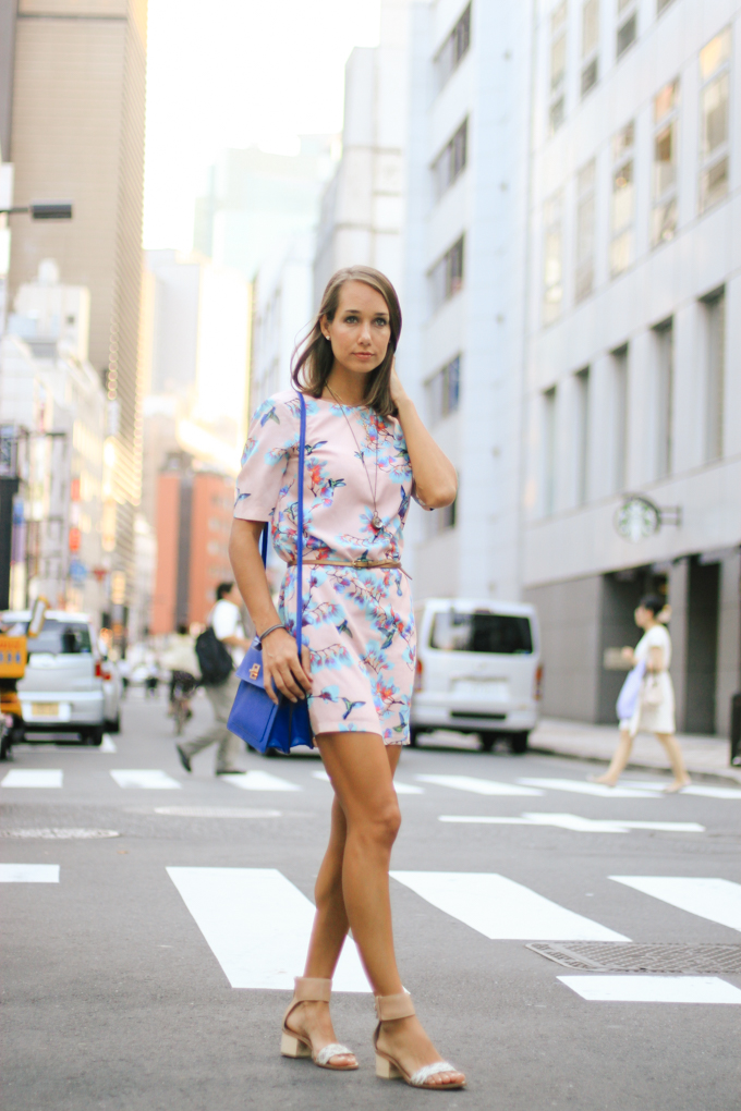 shift dress, patterned dress, v-back dress, asks dress, fall outfit, blair culwell, fox and she
