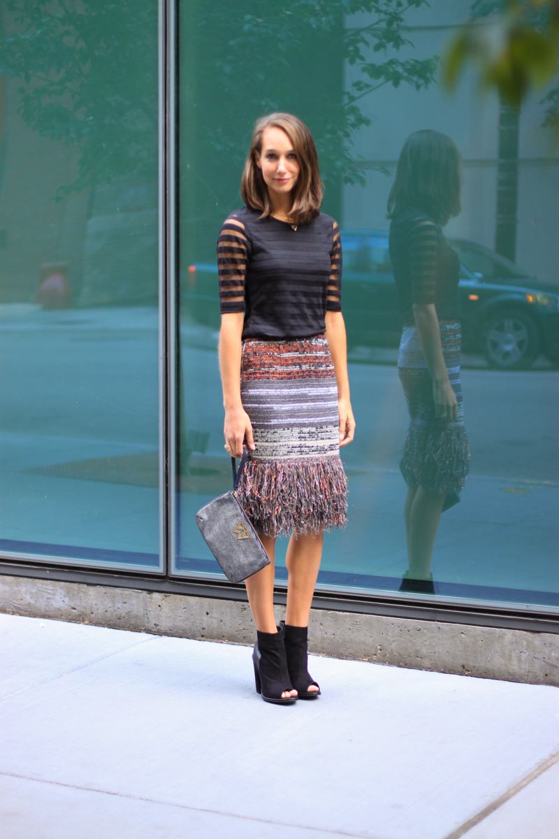 eastlake tee, glinted sweater skirt, fringed skirt, women's fashion, fall outfit, the fox and she, blair culwell