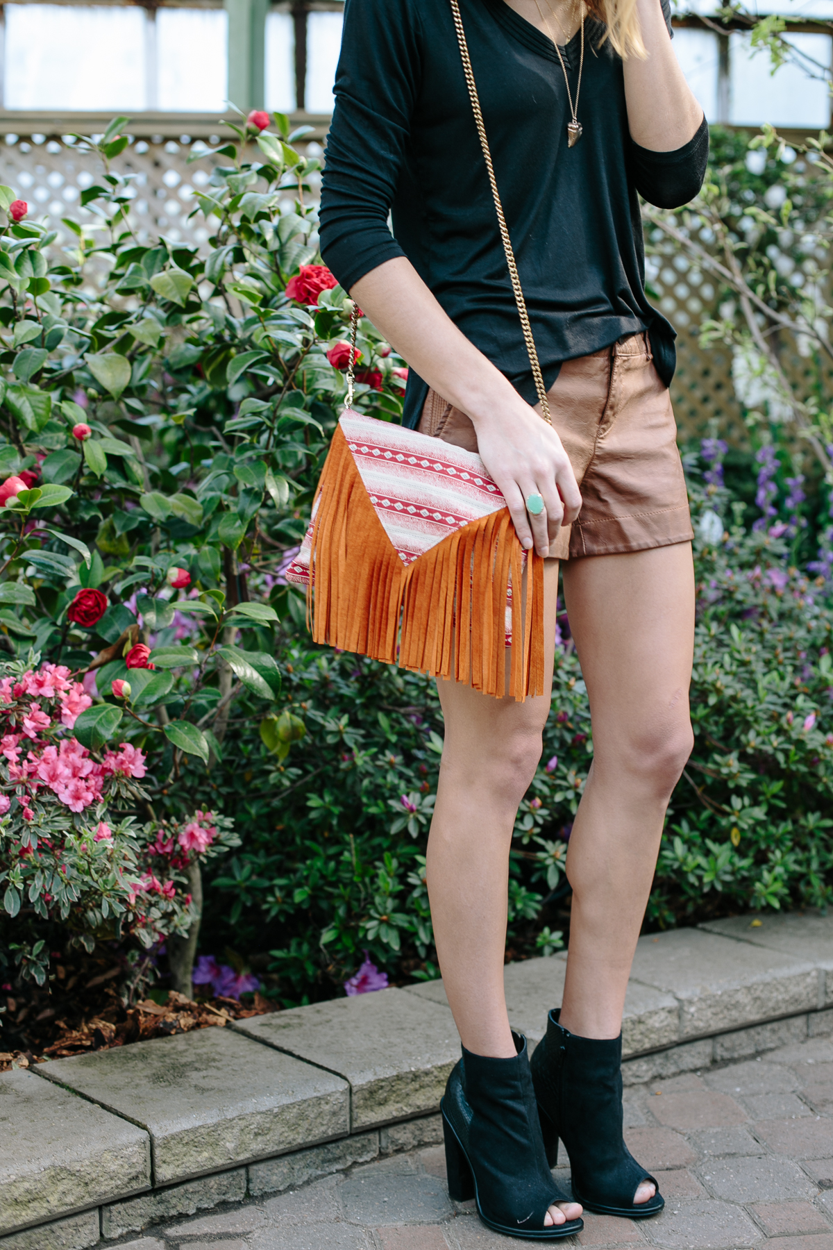 vegan leather shorts, quilted leather shorts, leather shorts, spring outfit, the fox and she, blair culwell staky