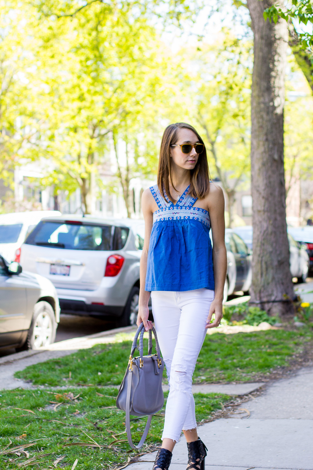 embroidered top, madewell top, ripped white jeans, white ankle jeans, the fox and she, blair staky