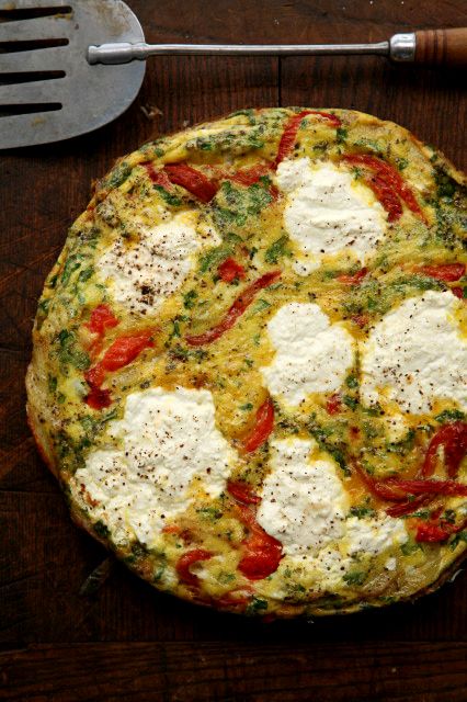 Ricotta & Roasted Pepper Frittata @TheFoxandShe
