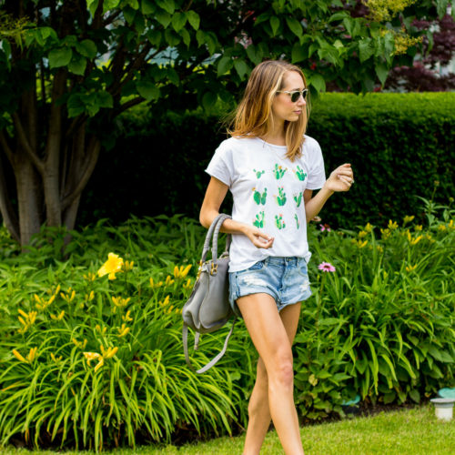 casual summer outfit — via @TheFoxandShe