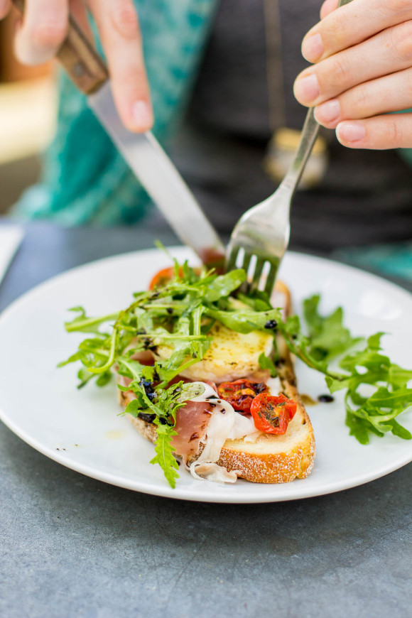Goat Cheese & Prosciutto Bruschetta — via @TheFoxandShe