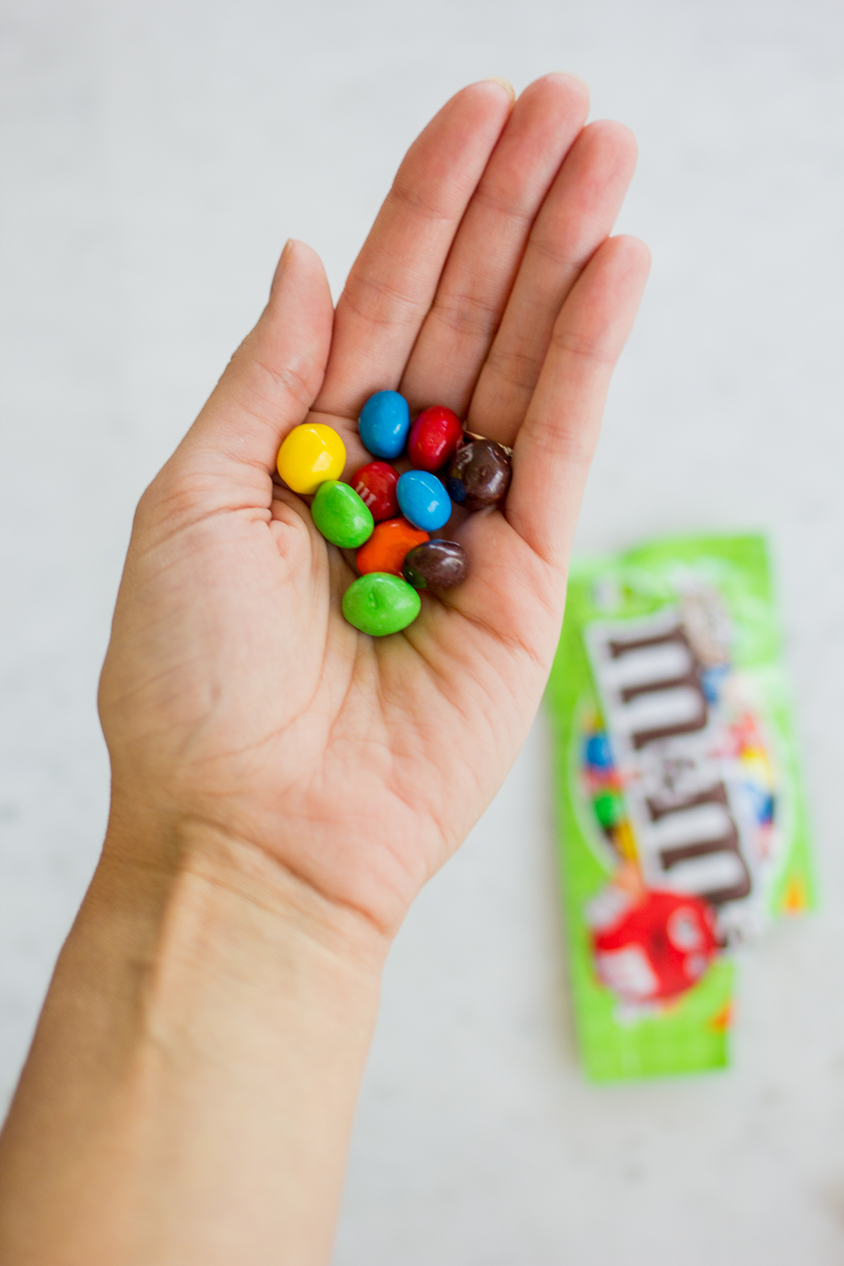 Perfect Travel Snack: M&M’S® Crispy — via @TheFoxandShe | #CrispyMMSummer #CleverGirls