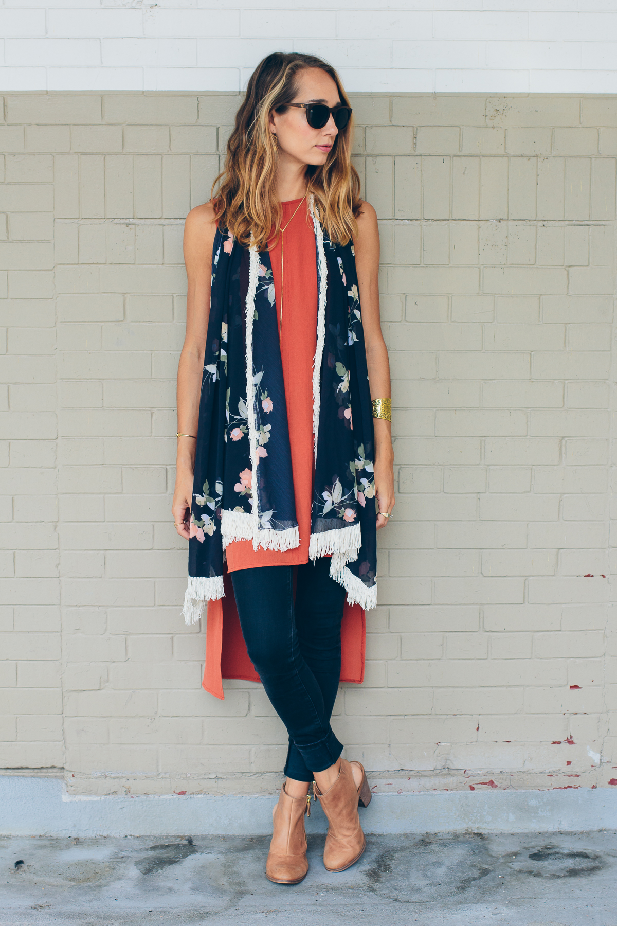 hi low shirt with fringed scarf — via @TheFoxandShe