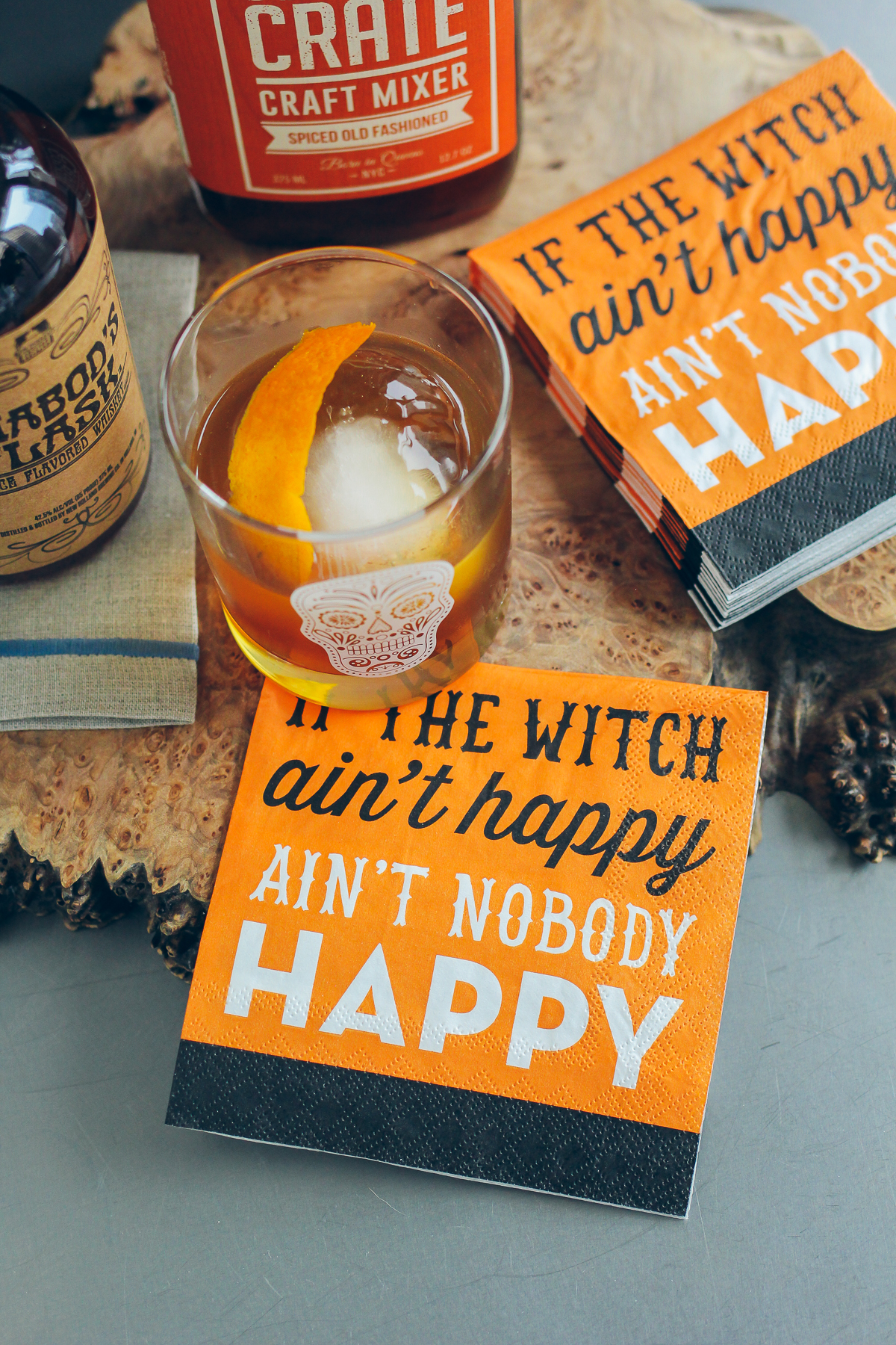 whiskey old fashioned, easy cocktail — via @TheFoxandShe