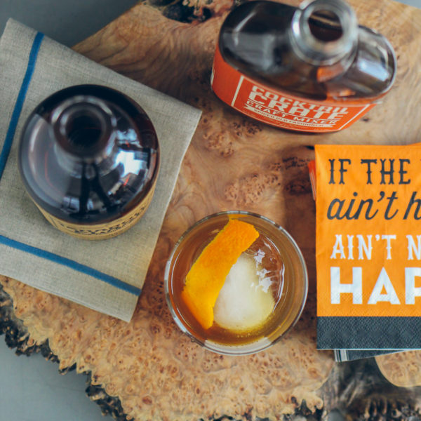 whiskey old fashioned, easy cocktail — via @TheFoxandShe