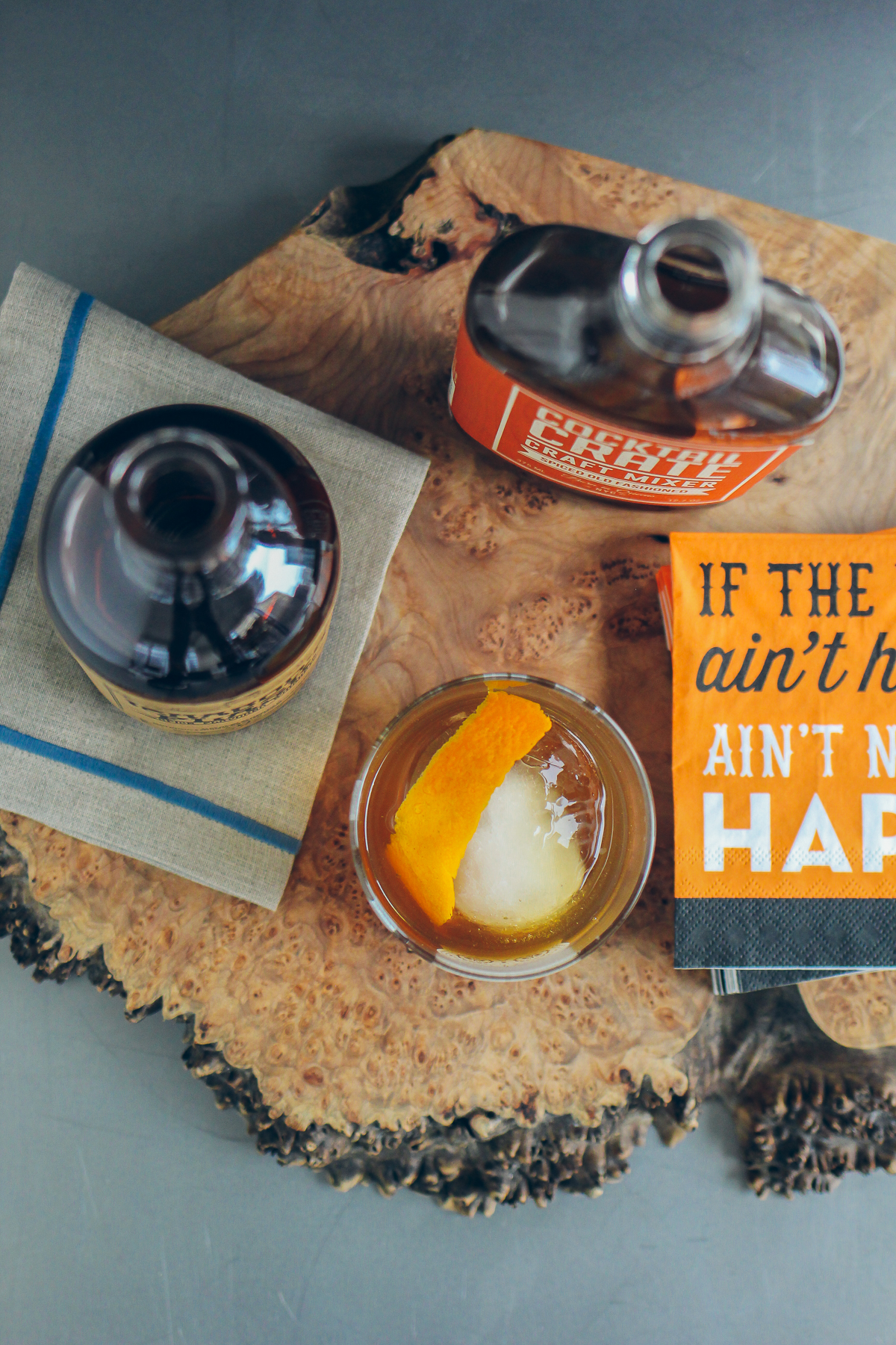 whiskey old fashioned, easy cocktail — via @TheFoxandShe