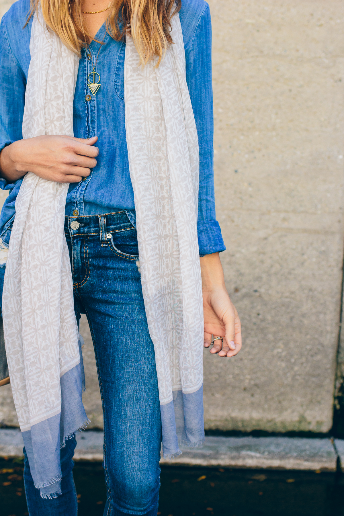 lightweight scarves for fall — via @TheFoxandShe