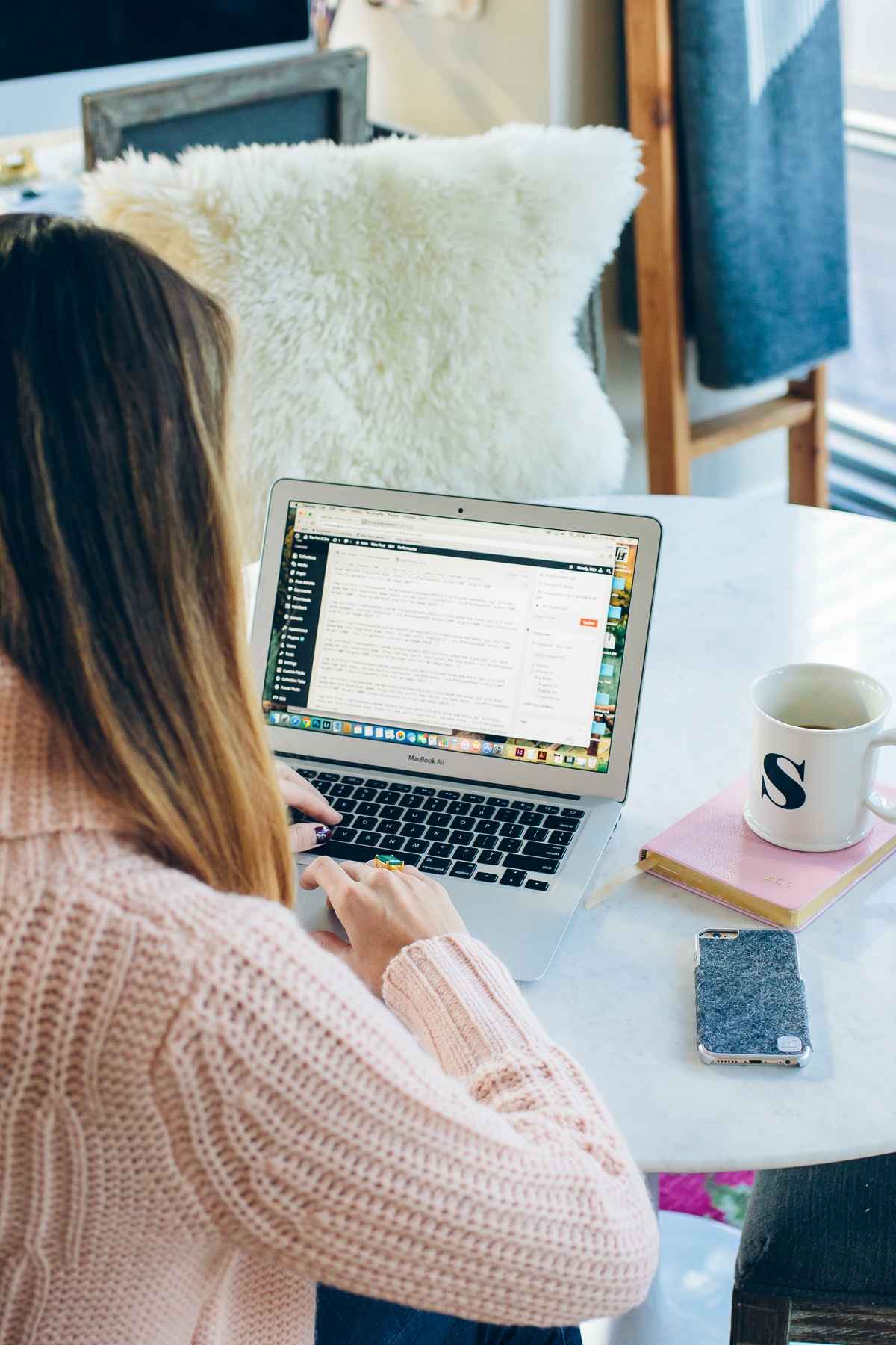 why you should schedule your blog posts in advance — via @TheFoxandShe #BlogBetter
