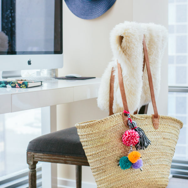 DIY Pom Pom Beach Bag, DIY Tassel Beach Bag, easy diy project, straw beach bag — via @TheFoxandShe