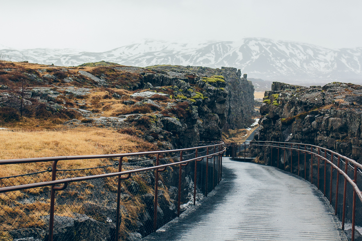 Thingvellir Iceland, tectonic plates in Iceland, Iceland travel guide — via @TheFoxandShe