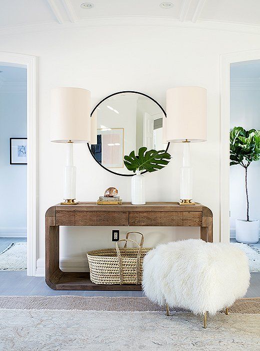 bright and clean entryway  — via @TheFoxandShe