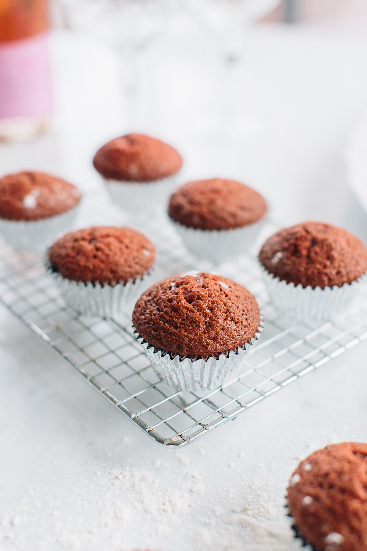 red velvet cupcakes, red velvet cupcake recipe — via @TheFoxandShe