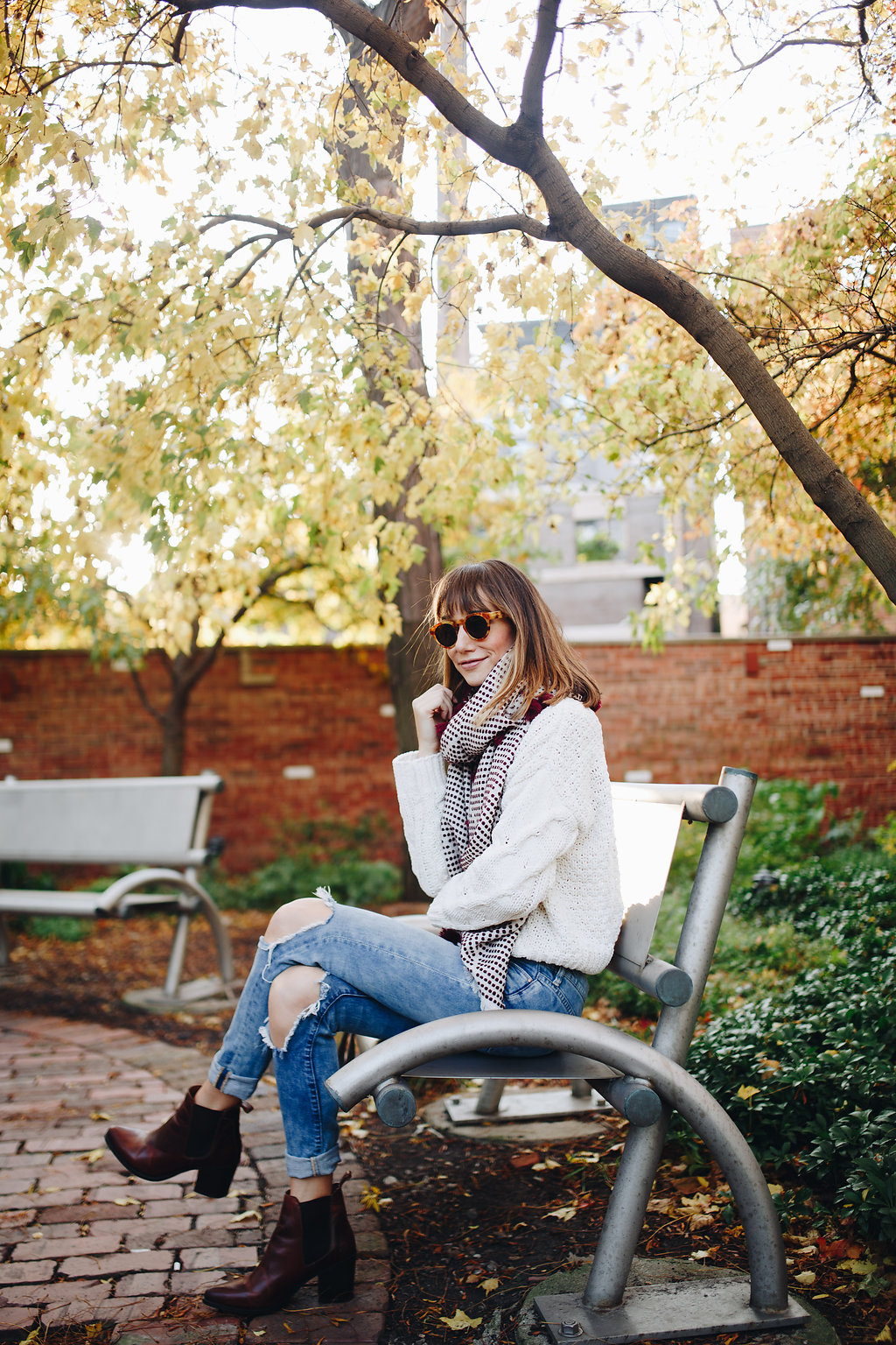 ripped jeans outfit