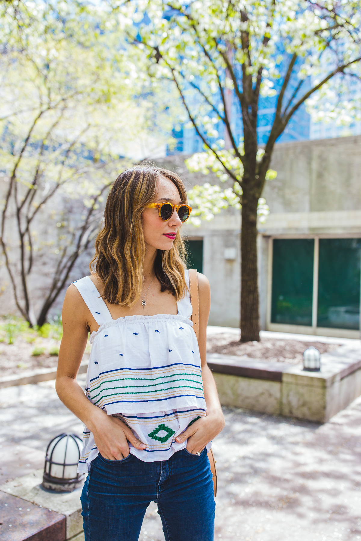 outfit summer—embroidered top