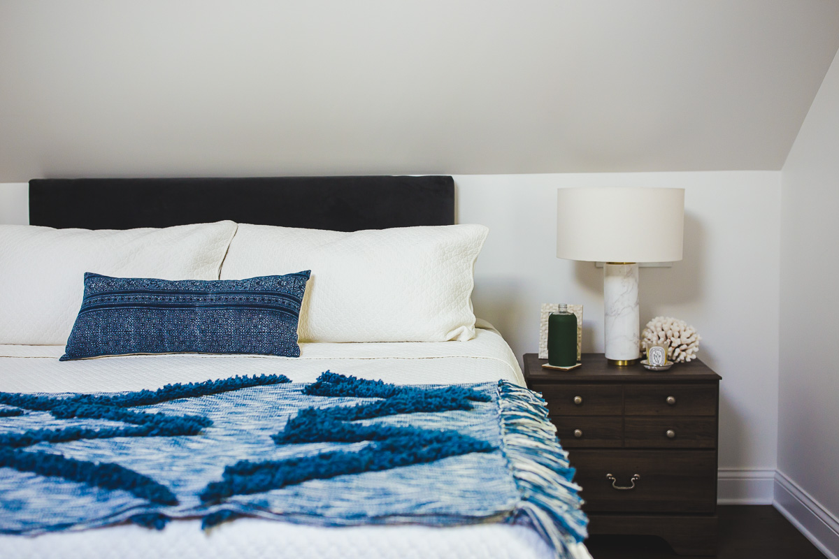 white bedding, boho bedroom