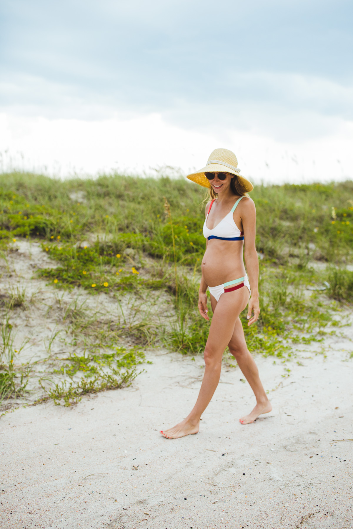 pregnancy fashion at the beach