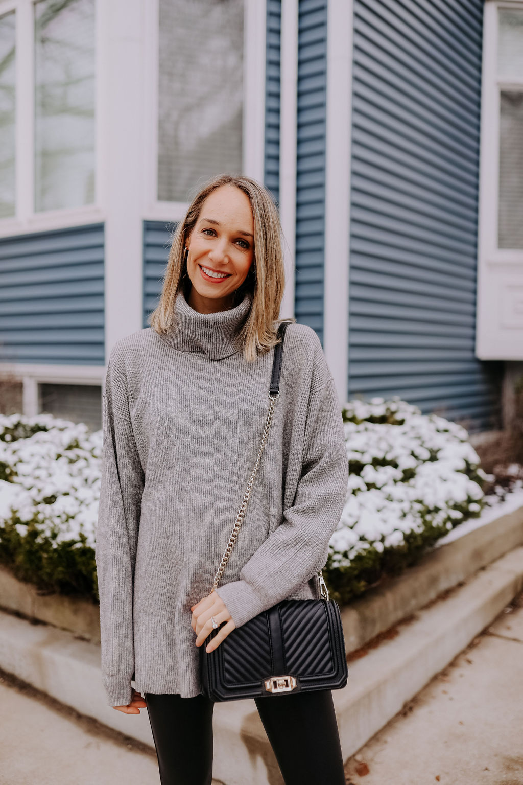 5 Styling Tips for Oversized Sweater Outfits | The Fox & She | Style Blog