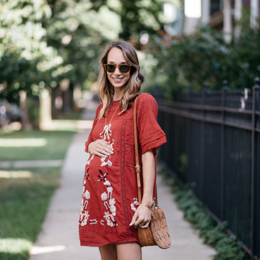 pregnancy outfit fall