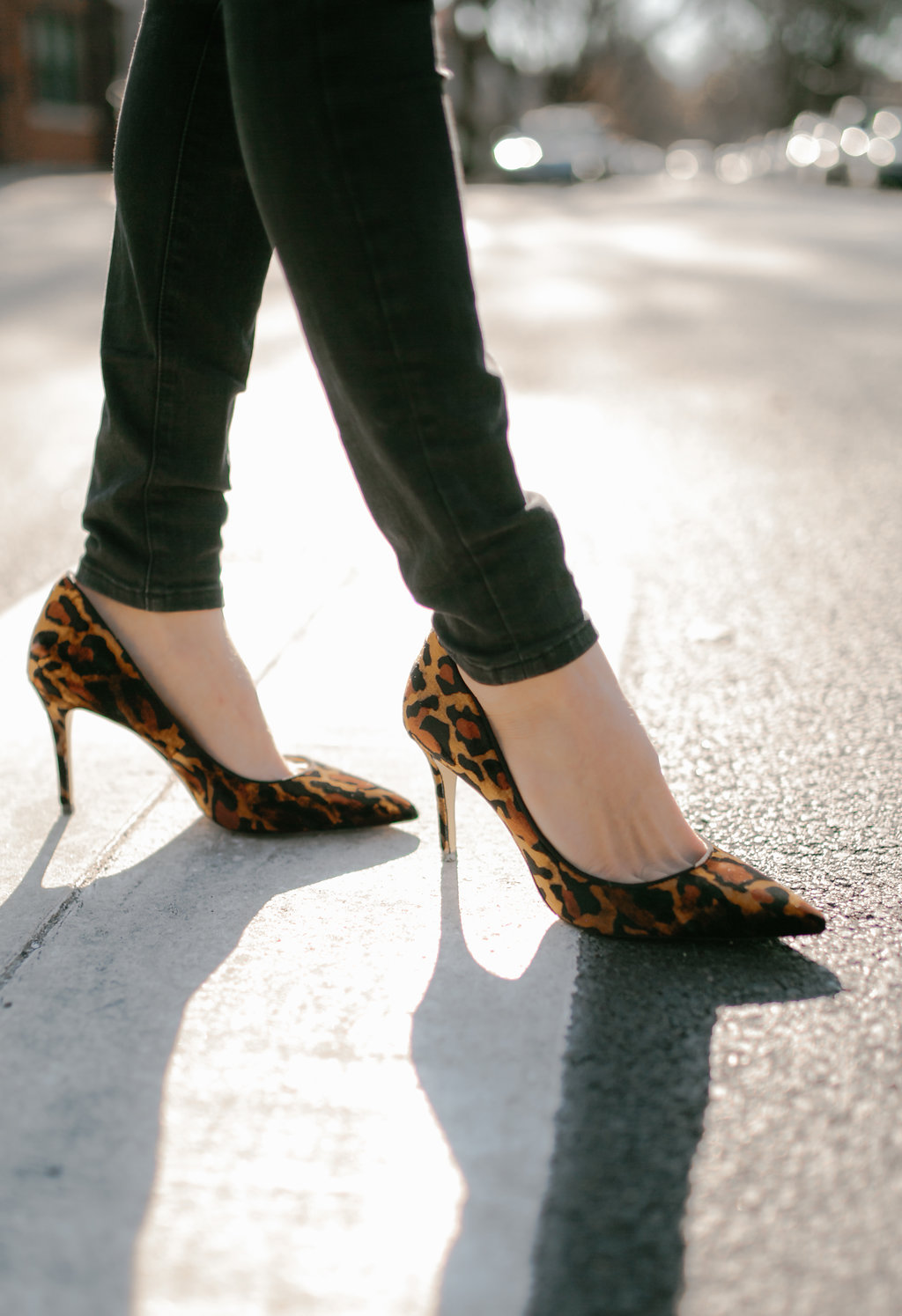 leopard heels outfit with jeans