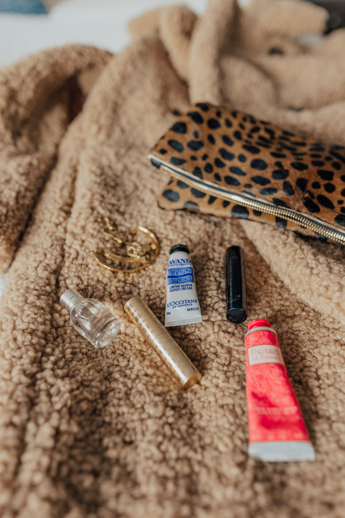 handbag essentials