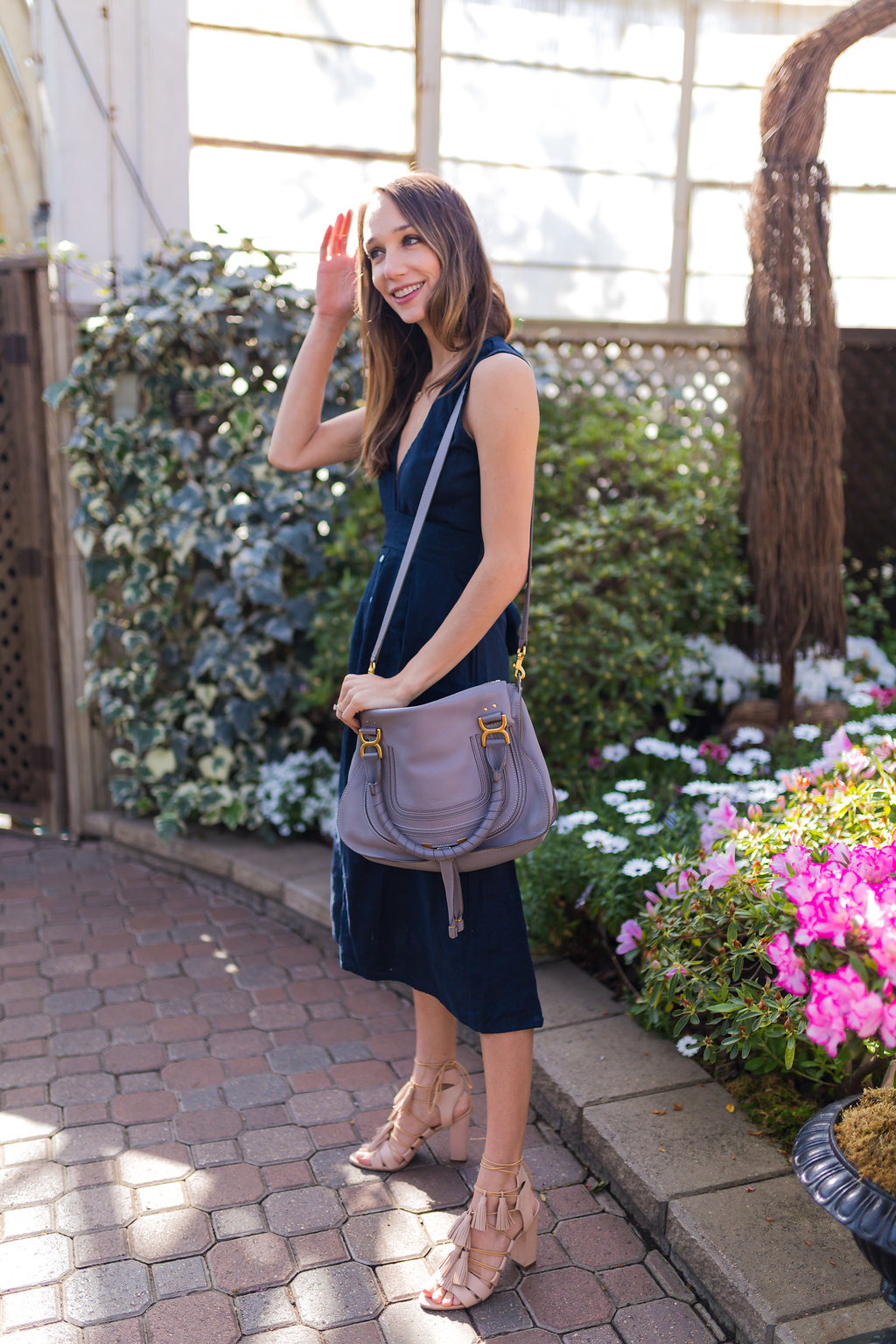 The Fox & She is sharing tips on how to wear a midi dress
