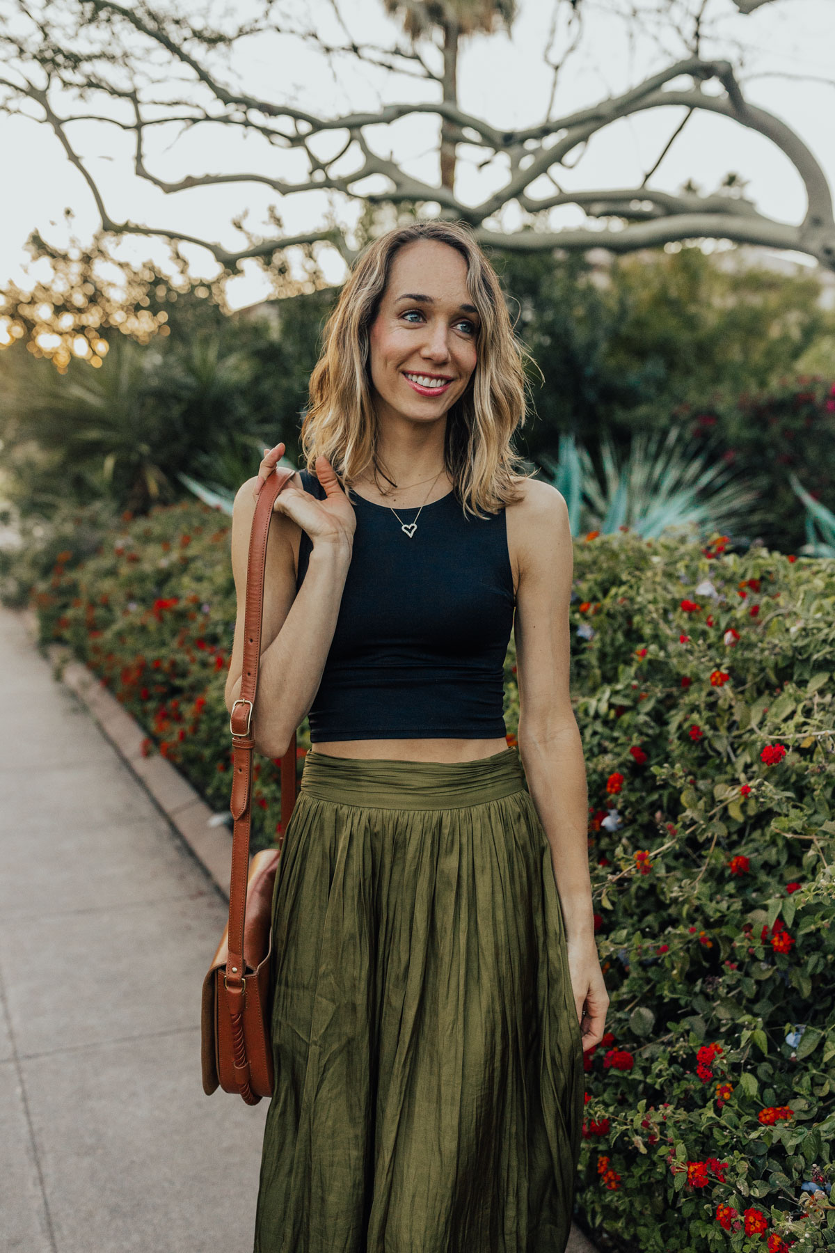 black crop top outfit