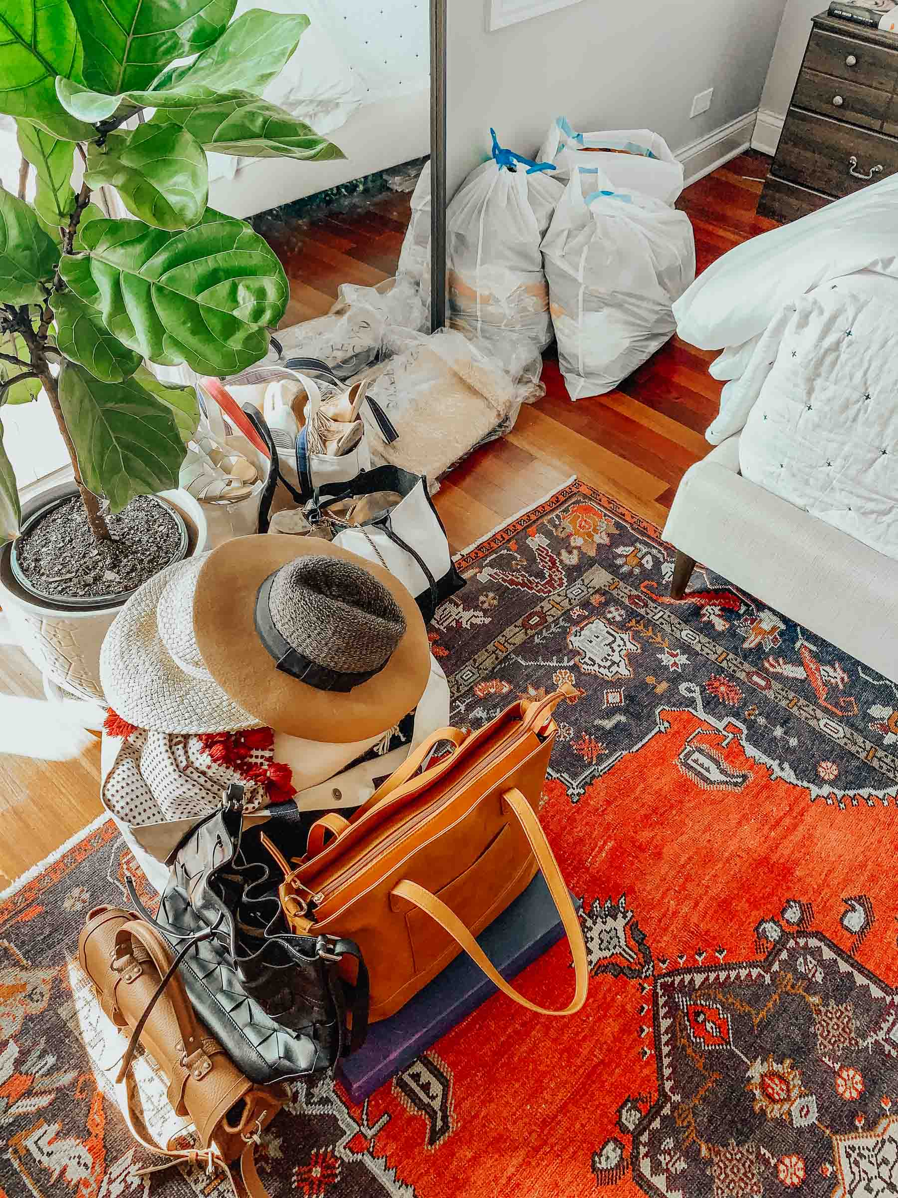 How To Simplify Your Wardrobe - everything I got rid of during my KonMari cleanout