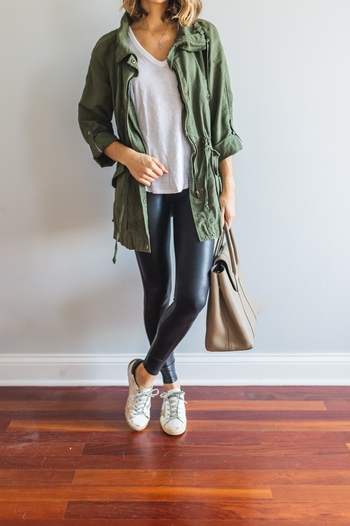 casual leather leggings outfit