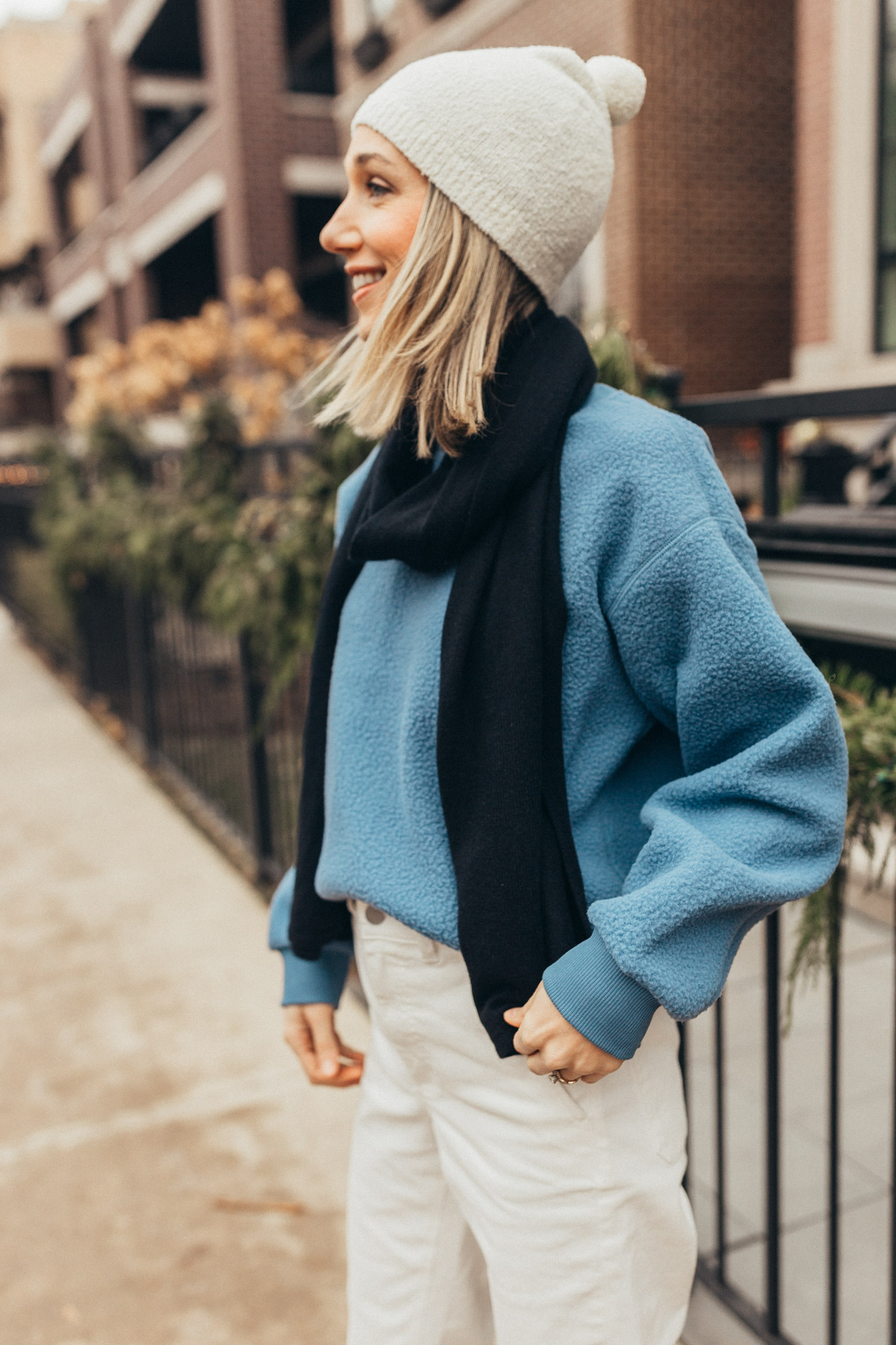 casual sweatshirt outfit