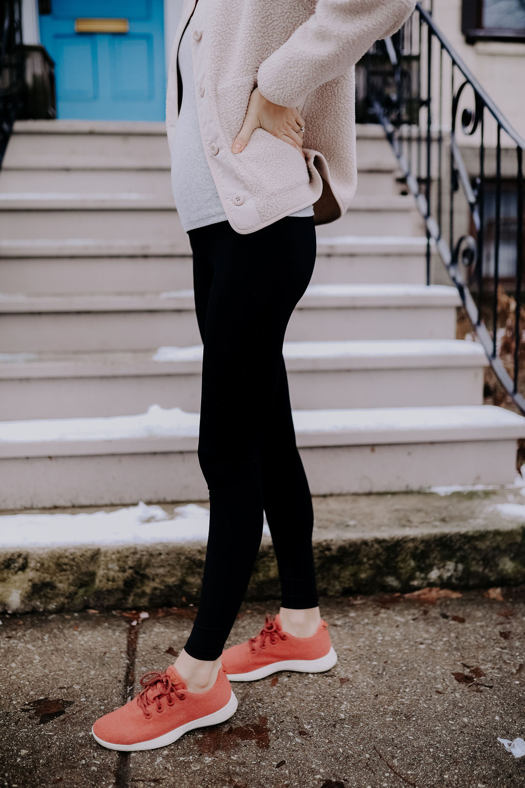black leggings gym outfit