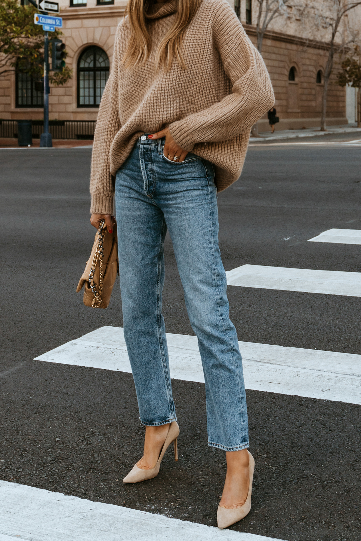 how to do a front tuck with a big sweater