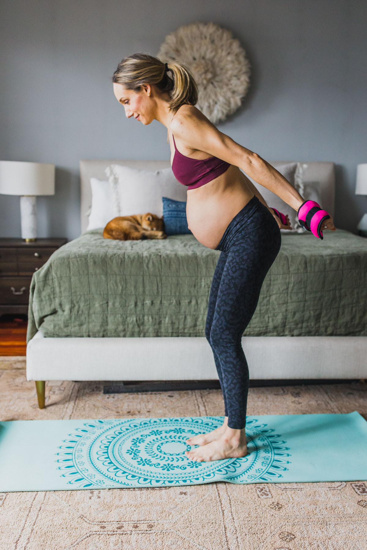 Looking for a 3rd trimester pregnancy workout? I'm sharing my favorite quick workouts at home. These little or no equipment full body workouts are so easy to do in your living room, even with a toddler running around and will help you have a fit pregnancy. Click through for my favorite at home workouts for women and more healthy living motivation. #healthyliving #pregnancyworkout #fitpregnancy