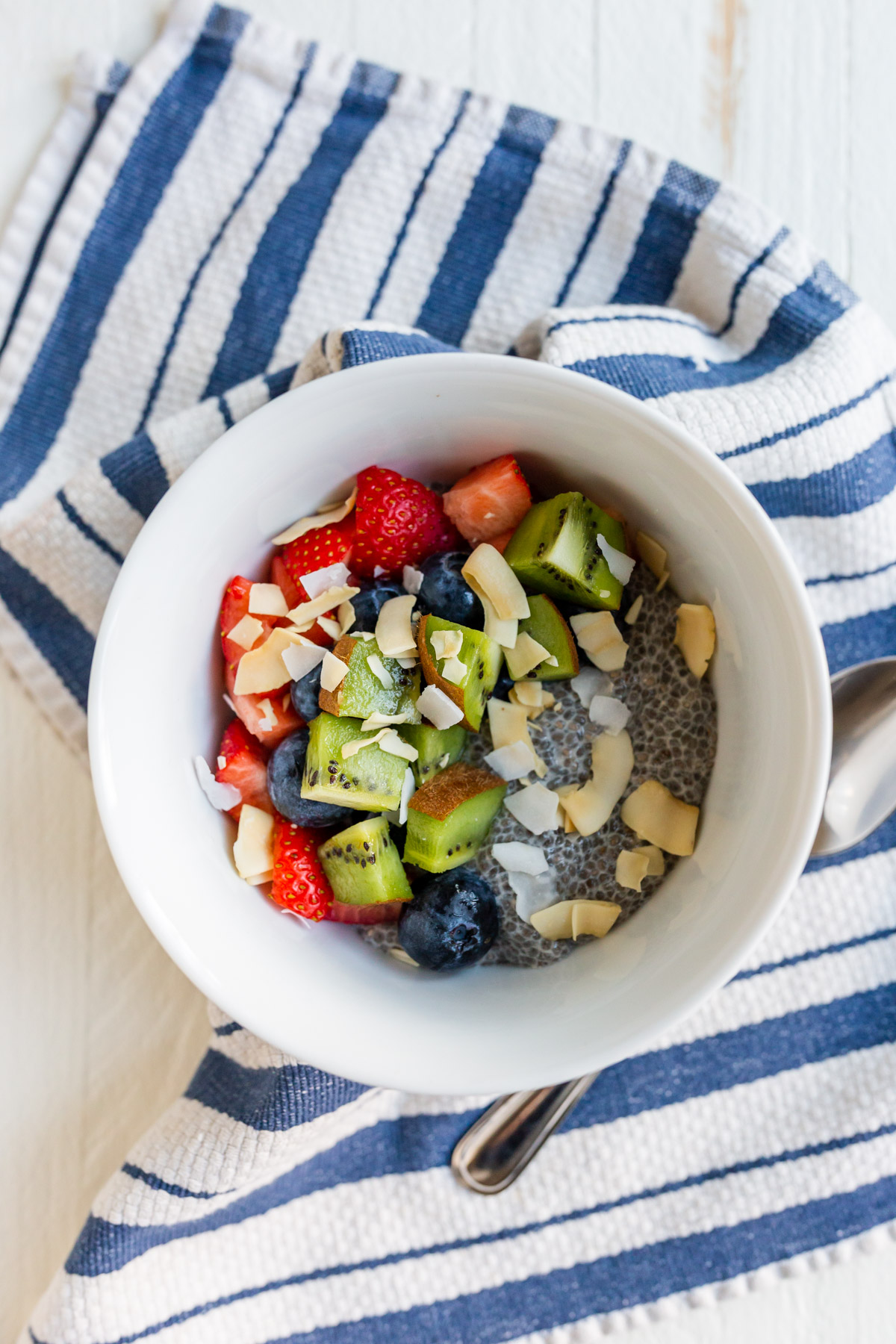 chia seed pudding with almond milk