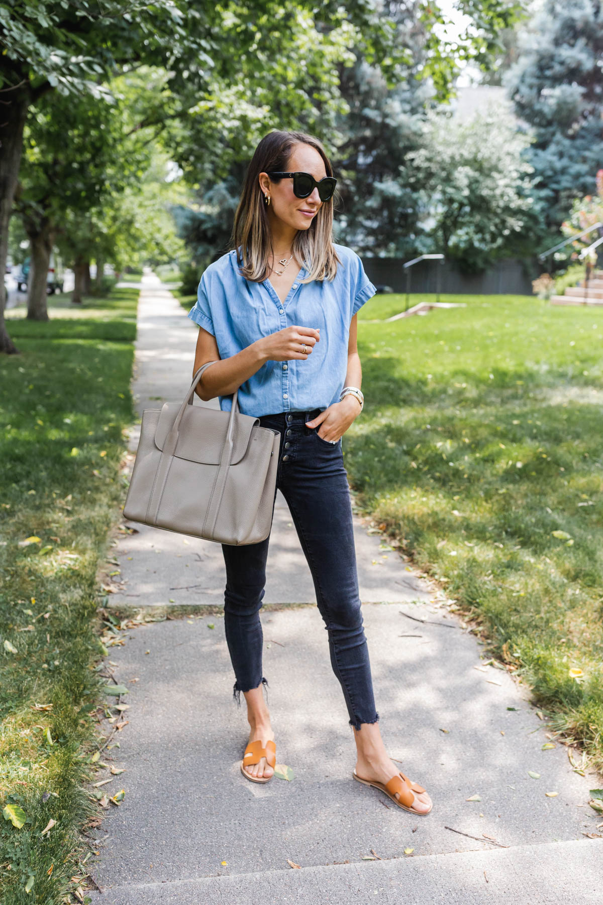 chambray shirt and black jeans outfit