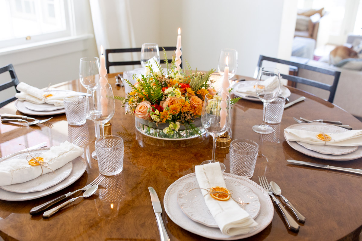 how to set a beautiful thanksgiving table