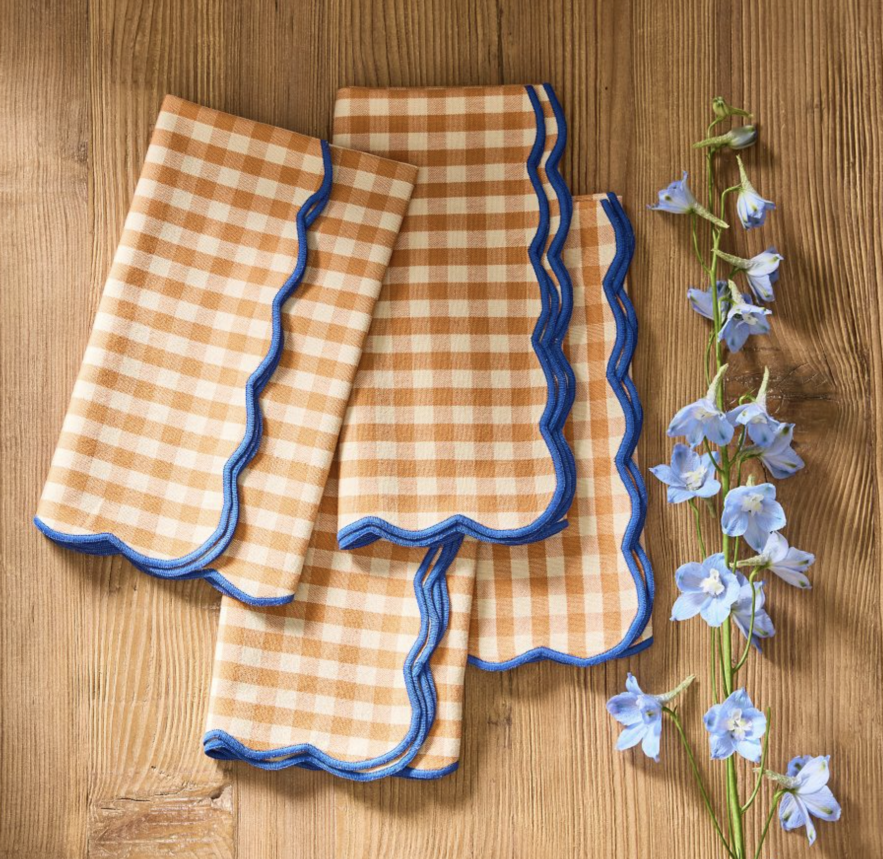 scalloped gingham cloth napkins