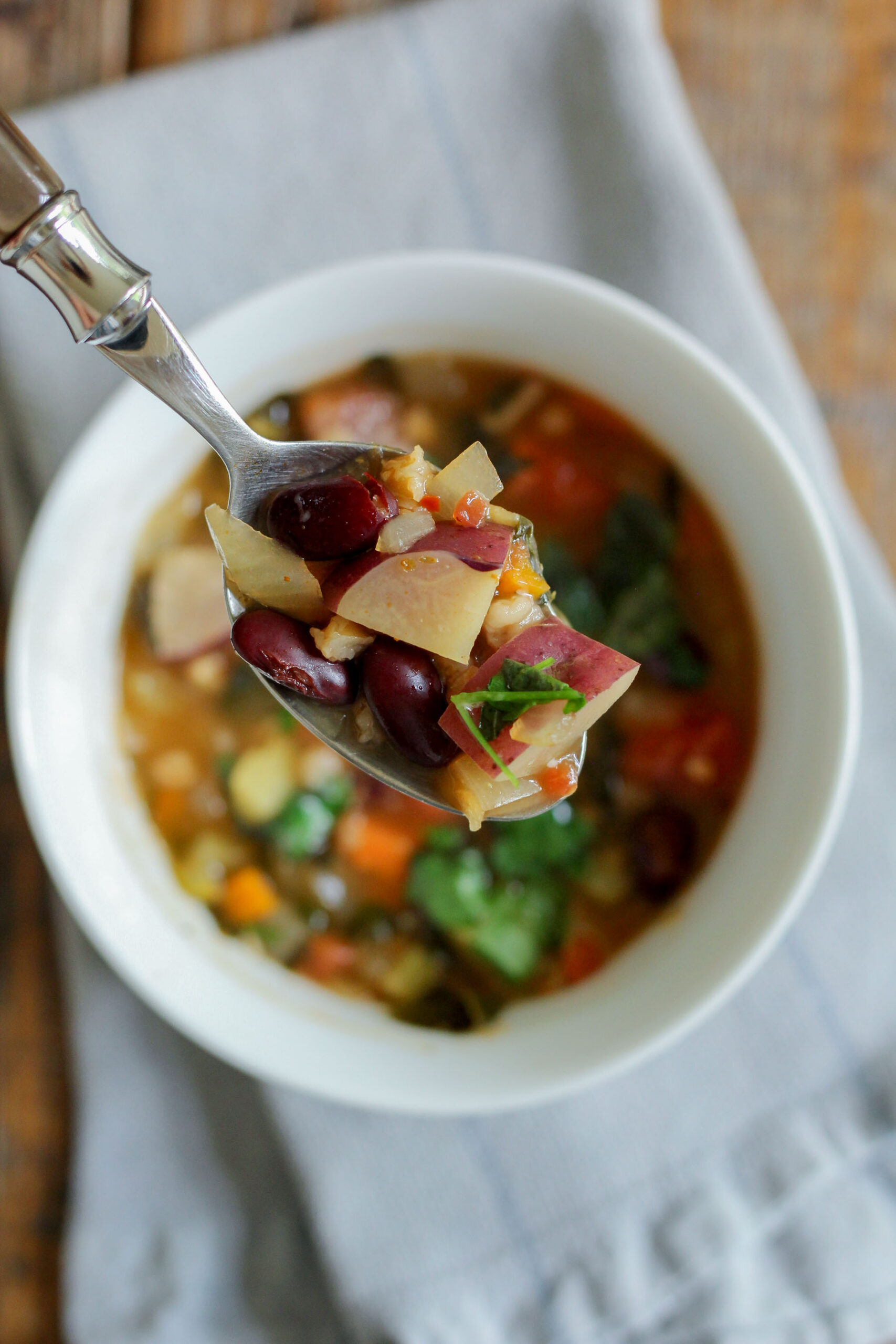 vegetable farro soup that tastes like minestrone soup, healthy and delicious
